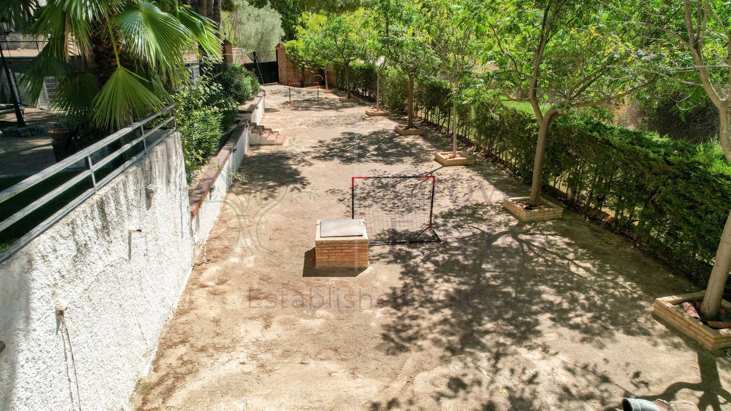 5 bedroom Townhouse for sale in Almansa - € 350,000 (Ref: 9228164)