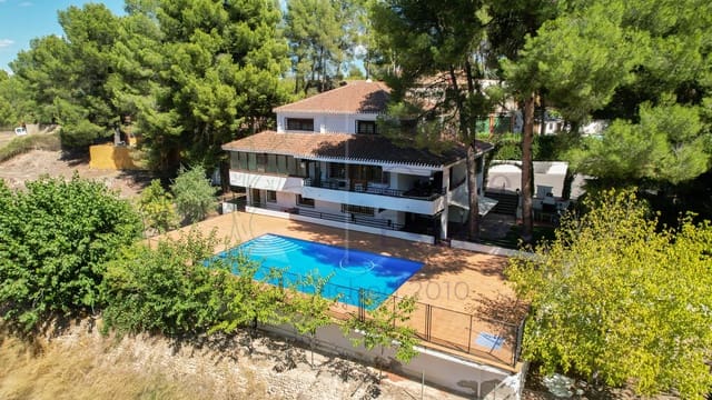 5 bedroom Townhouse for sale in Almansa - € 350,000 (Ref: 9228164)