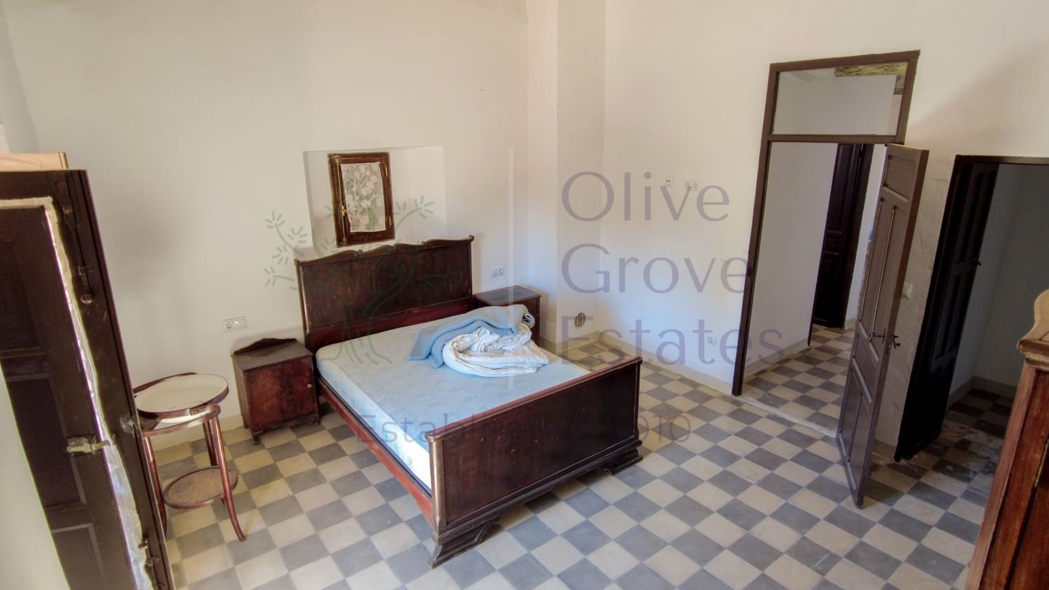 8 soveværelse Finca/Landehus til salg i Almansa - € 219.950 (Ref: 9230239)