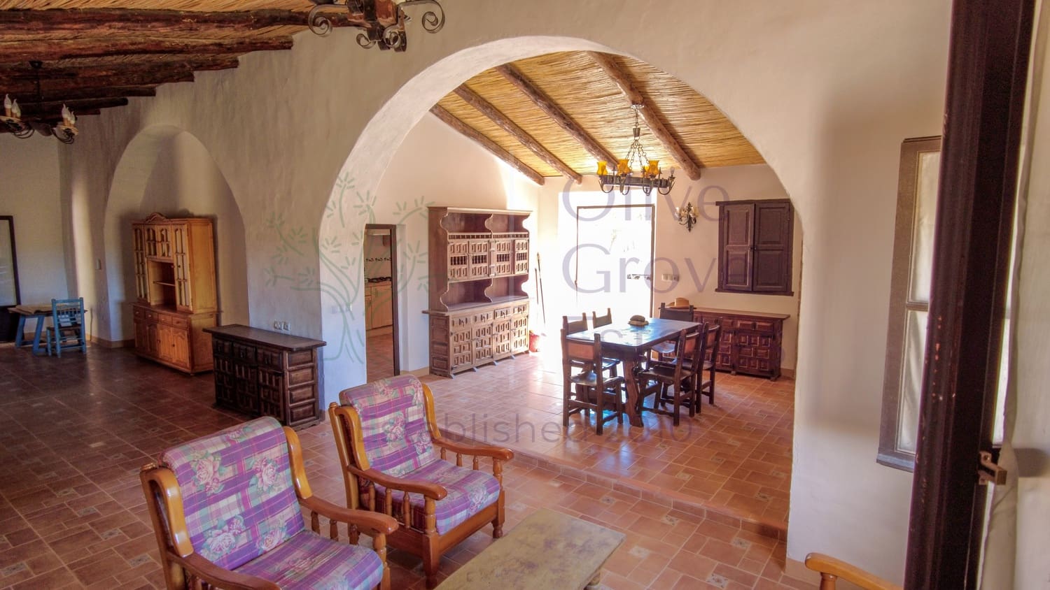 8 soveværelse Finca/Landehus til salg i Almansa - € 219.950 (Ref: 9230239)