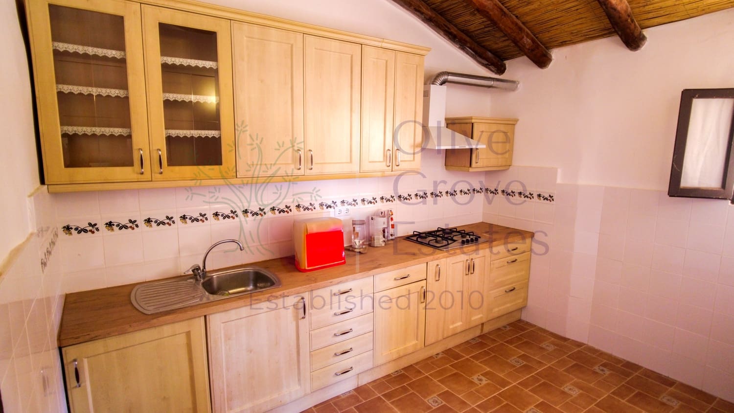 8 soveværelse Finca/Landehus til salg i Almansa - € 219.950 (Ref: 9230239)