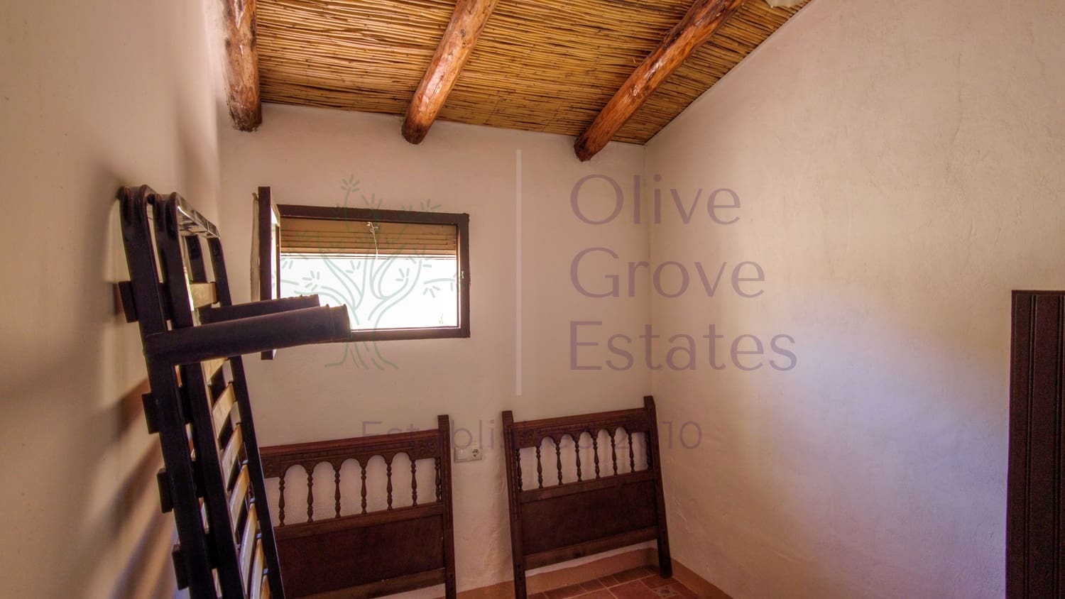 8 soveværelse Finca/Landehus til salg i Almansa - € 219.950 (Ref: 9230239)