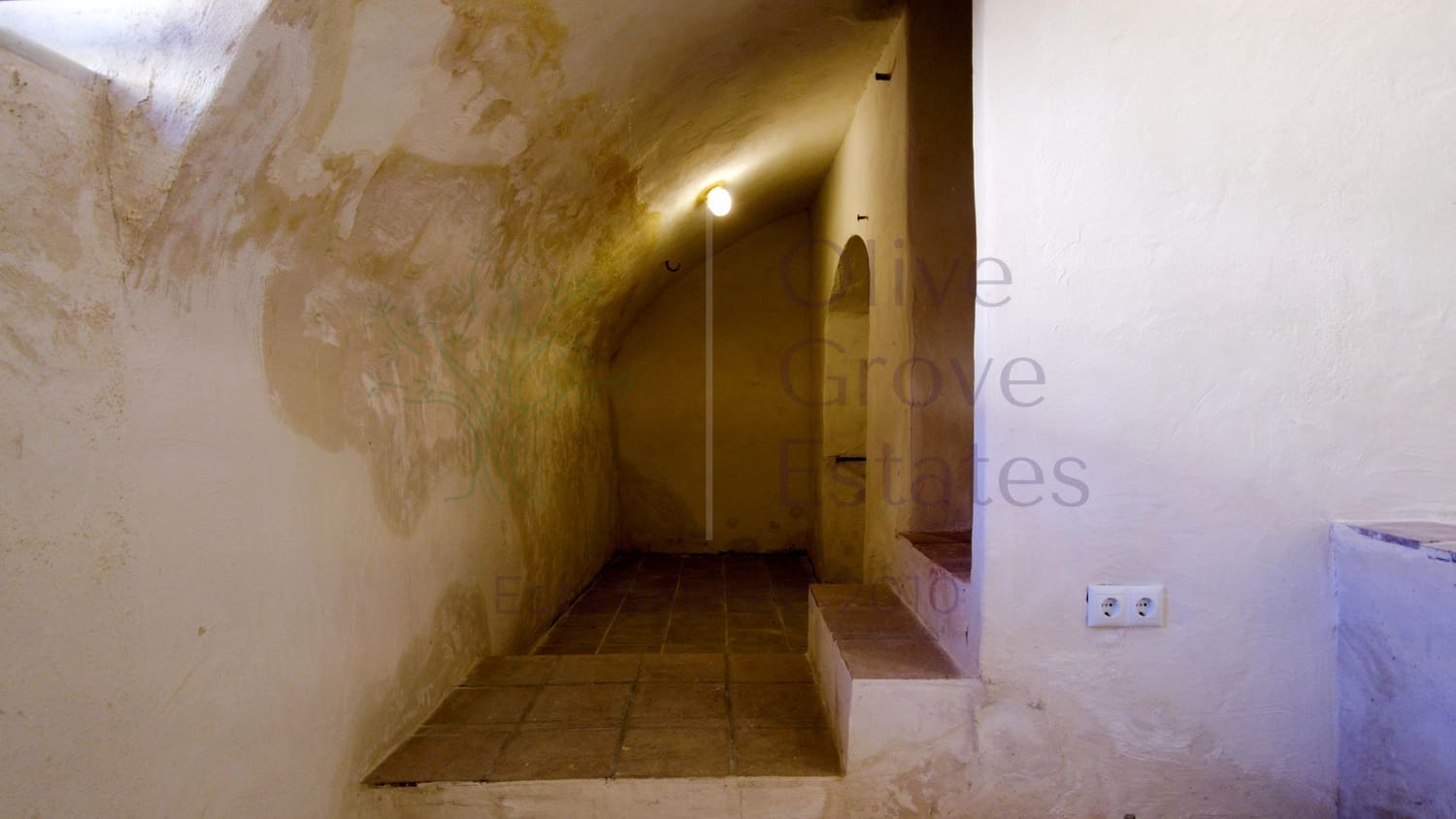 8 soveværelse Finca/Landehus til salg i Almansa - € 219.950 (Ref: 9230239)