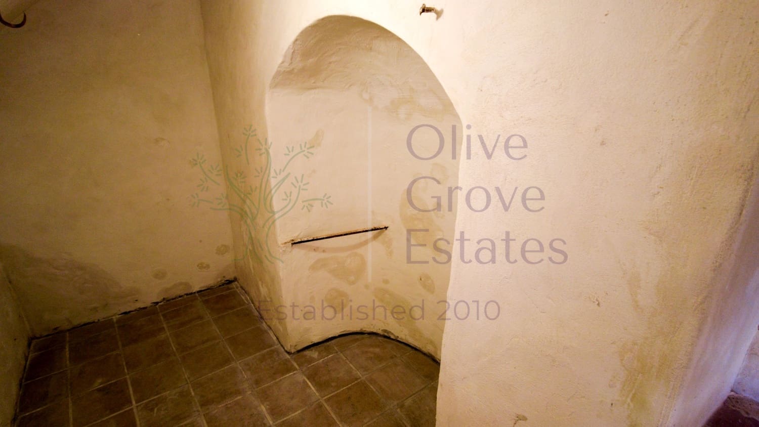 8 soveværelse Finca/Landehus til salg i Almansa - € 219.950 (Ref: 9230239)