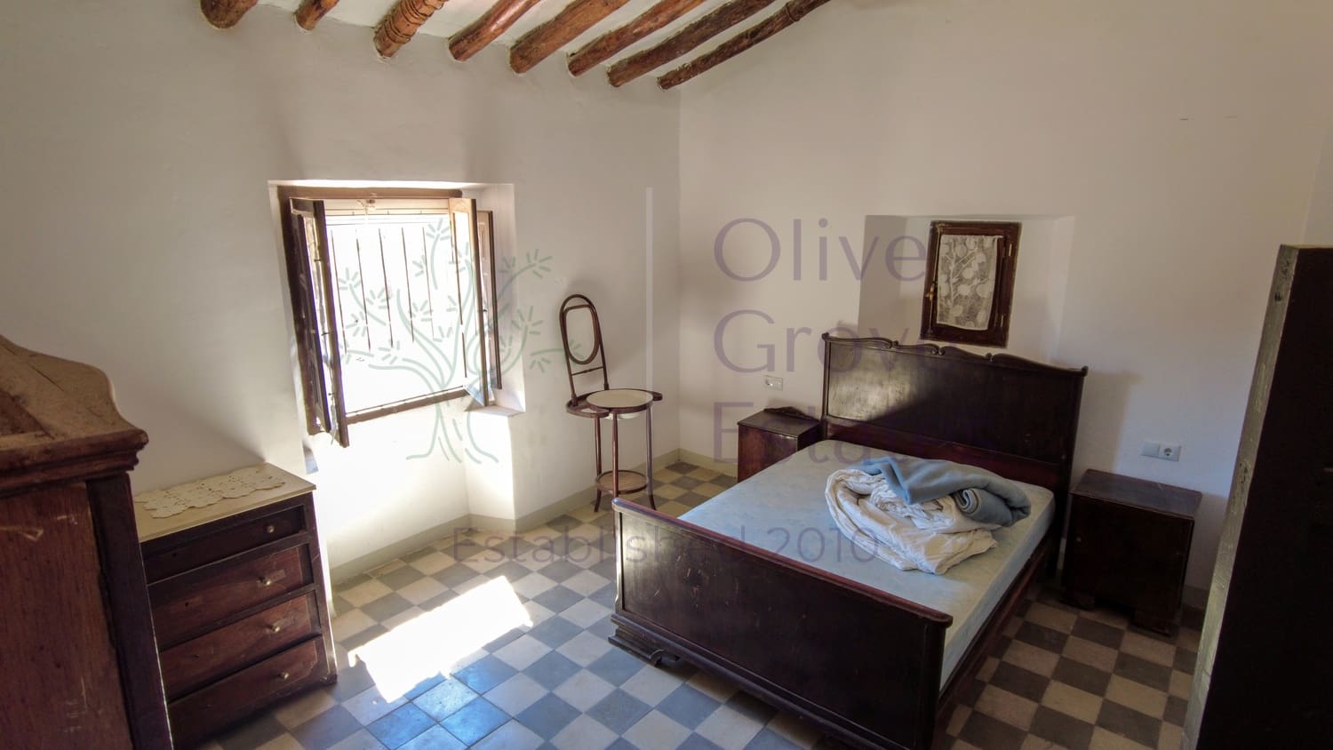 8 soveværelse Finca/Landehus til salg i Almansa - € 219.950 (Ref: 9230239)