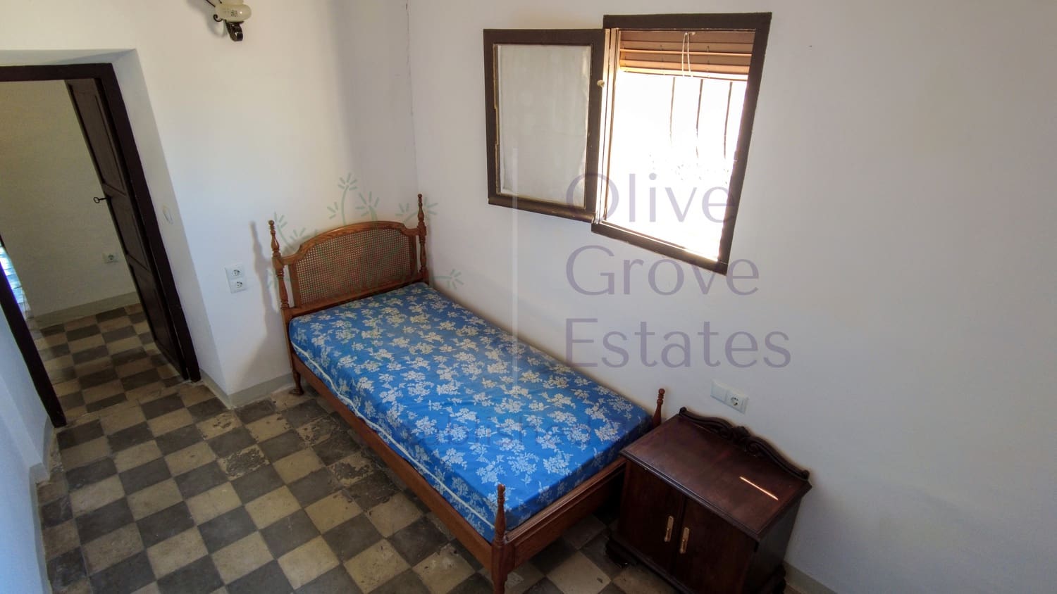 8 soveværelse Finca/Landehus til salg i Almansa - € 219.950 (Ref: 9230239)