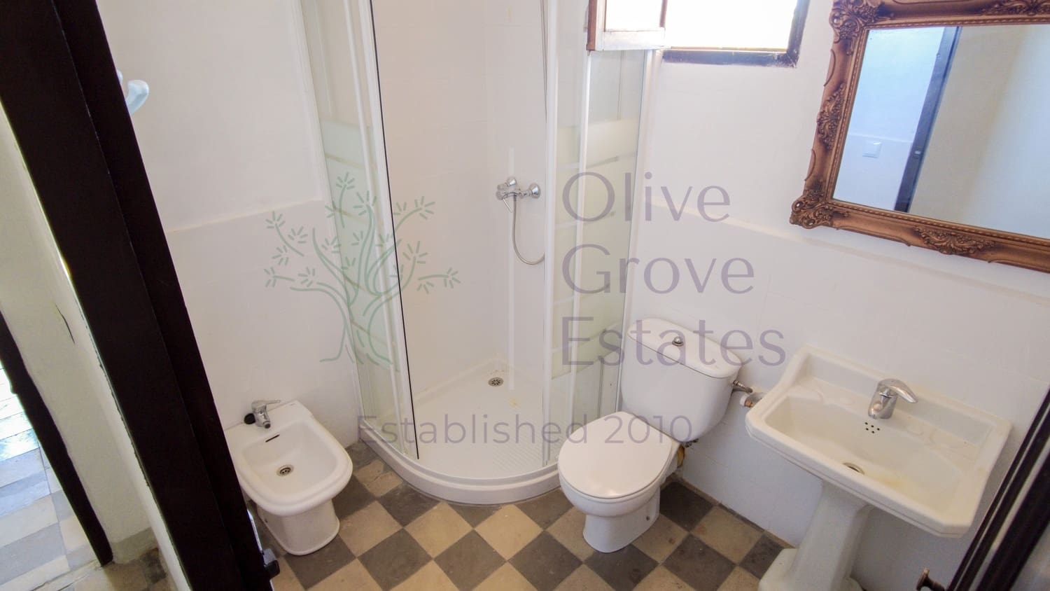 8 soveværelse Finca/Landehus til salg i Almansa - € 219.950 (Ref: 9230239)