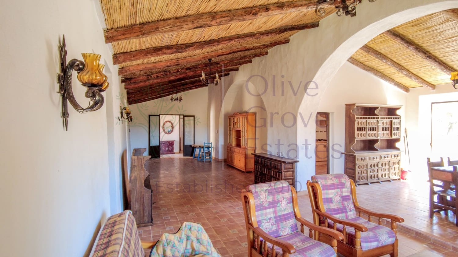 8 soveværelse Finca/Landehus til salg i Almansa - € 219.950 (Ref: 9230239)