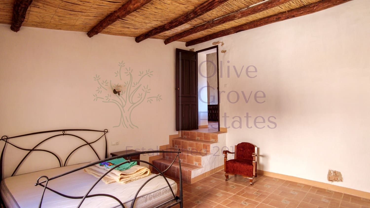 8 soveværelse Finca/Landehus til salg i Almansa - € 219.950 (Ref: 9230239)