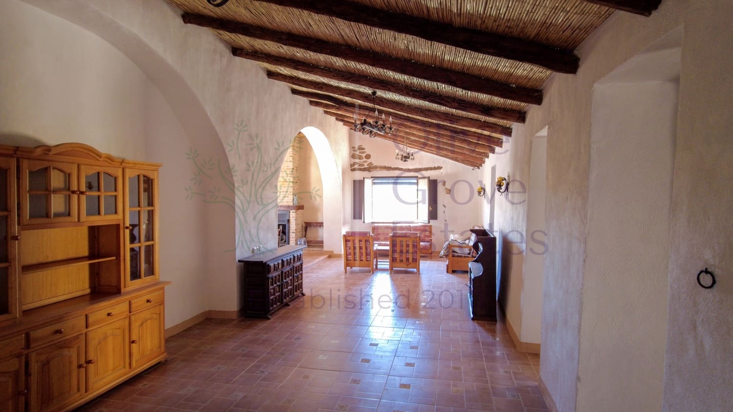 8 soveværelse Finca/Landehus til salg i Almansa - € 219.950 (Ref: 9230239)