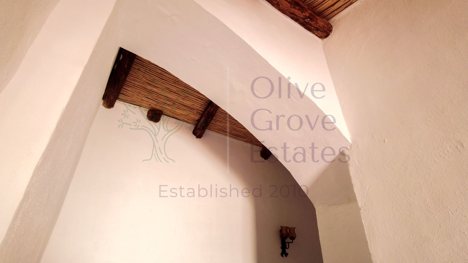 8 soveværelse Finca/Landehus til salg i Almansa - € 219.950 (Ref: 9230239)