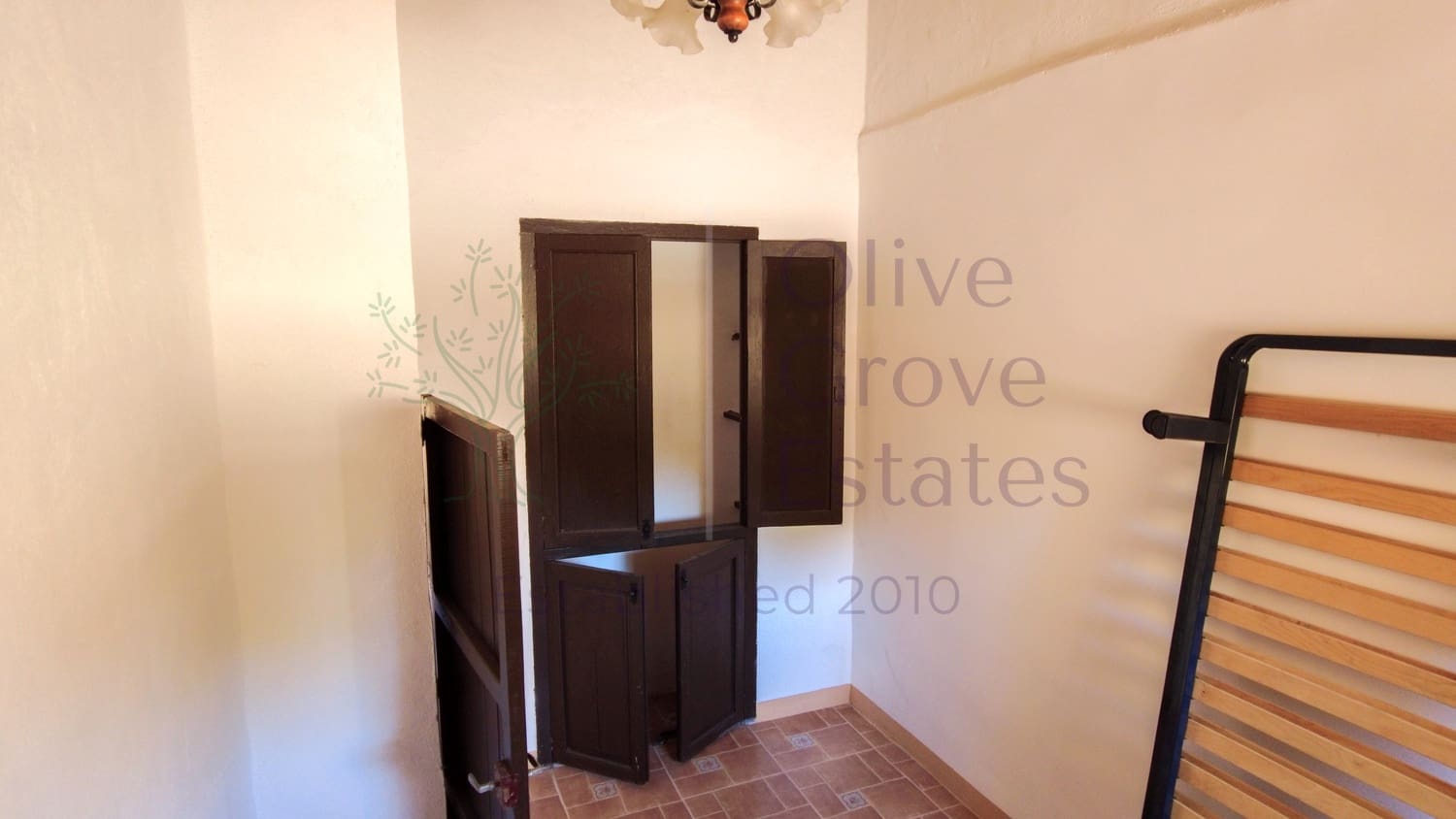 8 soveværelse Finca/Landehus til salg i Almansa - € 219.950 (Ref: 9230239)