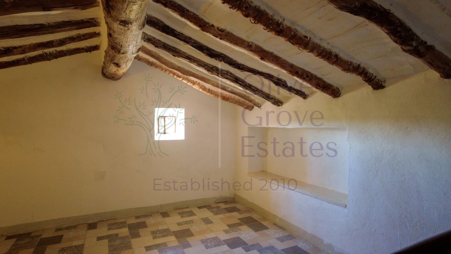 8 soveværelse Finca/Landehus til salg i Almansa - € 219.950 (Ref: 9230239)