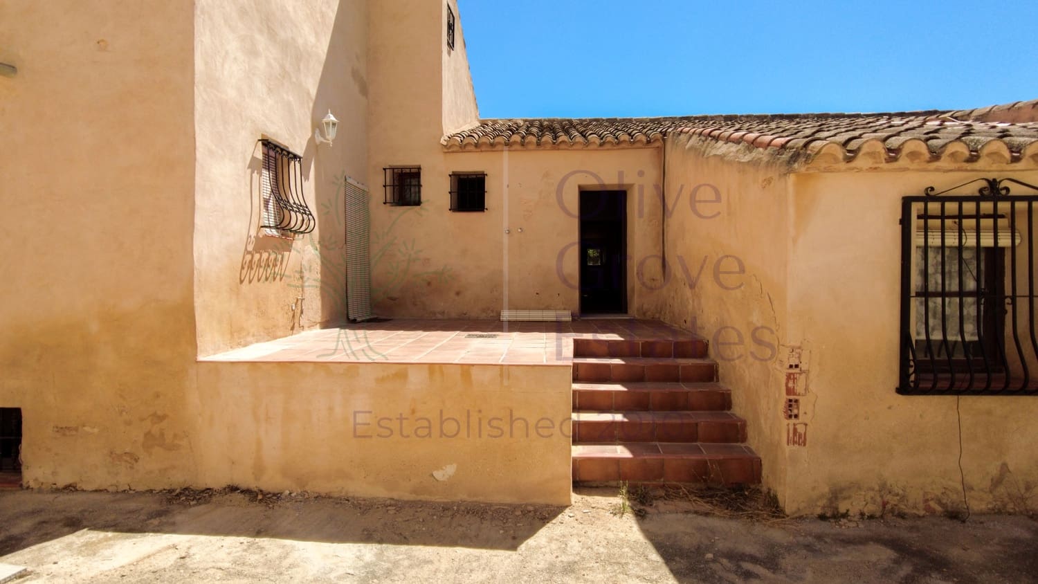 8 soveværelse Finca/Landehus til salg i Almansa - € 219.950 (Ref: 9230239)