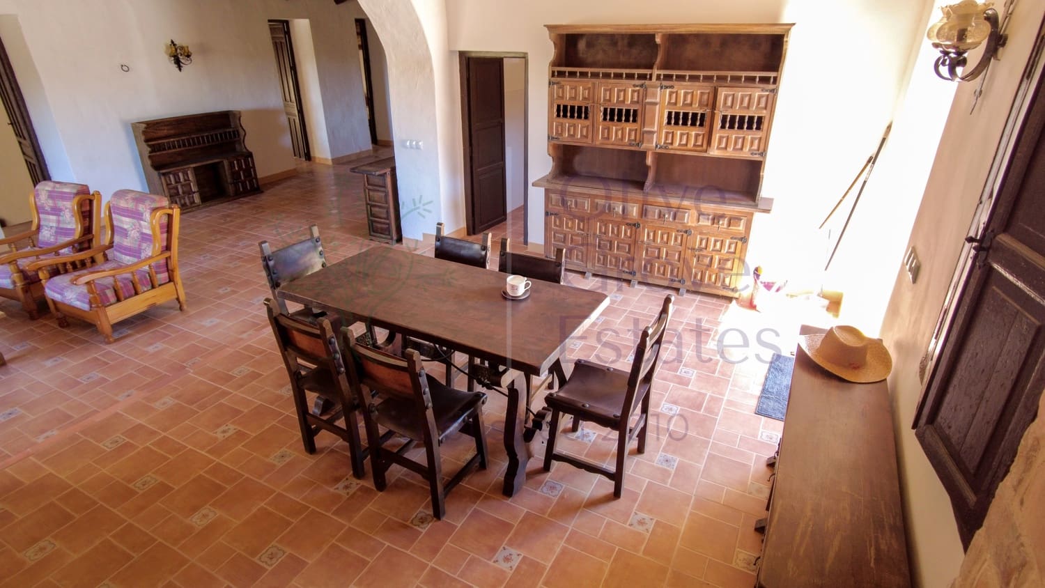 8 soveværelse Finca/Landehus til salg i Almansa - € 219.950 (Ref: 9230239)