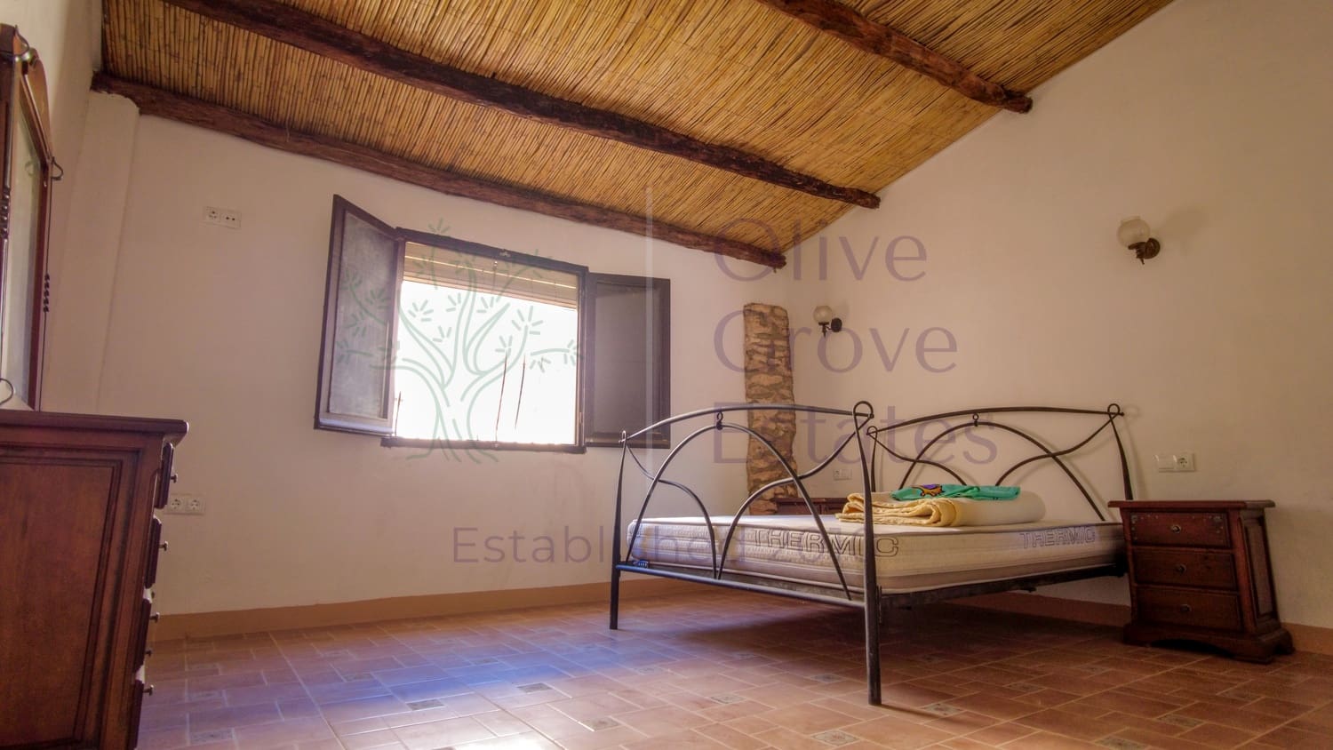 8 soveværelse Finca/Landehus til salg i Almansa - € 219.950 (Ref: 9230239)