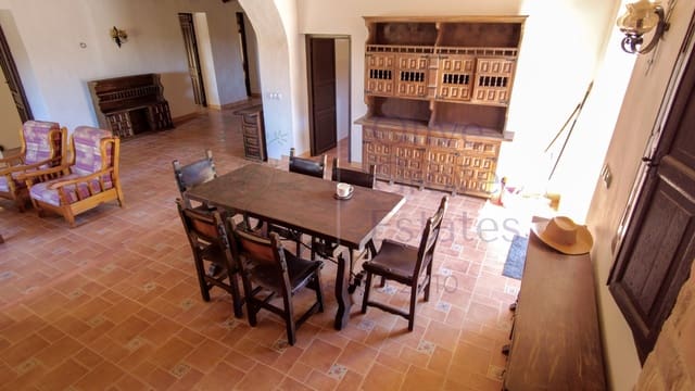 8 soverom Finca/Herregård til salgs i Almansa - € 219 950 (Ref: 9230239)