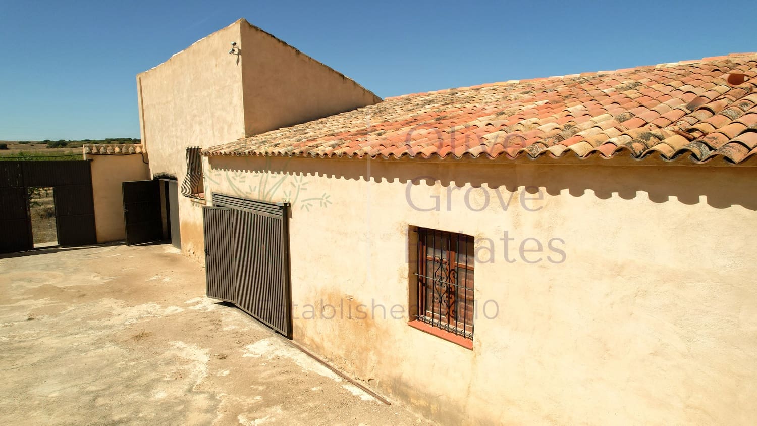 8 soveværelse Finca/Landehus til salg i Almansa - € 219.950 (Ref: 9230239)