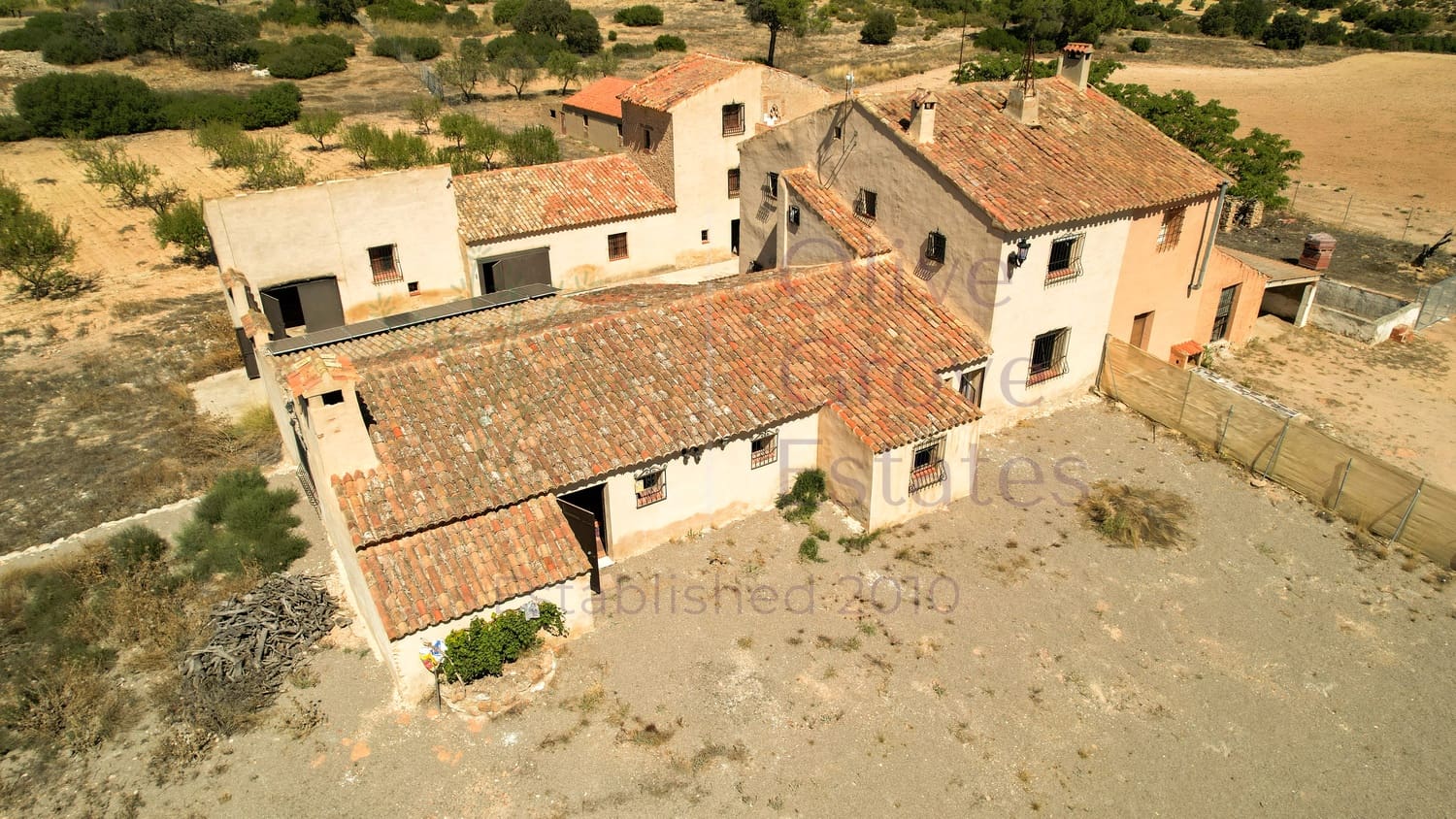 8 soveværelse Finca/Landehus til salg i Almansa - € 219.950 (Ref: 9230239)