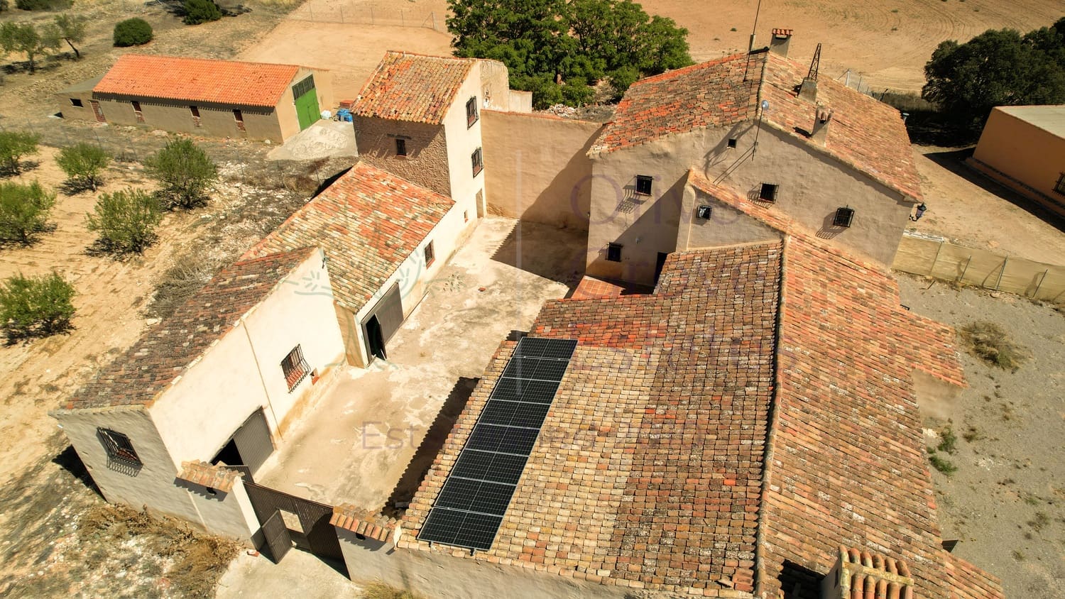 8 soveværelse Finca/Landehus til salg i Almansa - € 219.950 (Ref: 9230239)