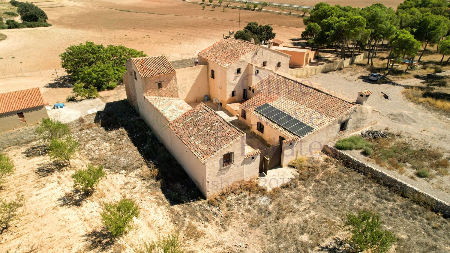 8 soveværelse Finca/Landehus til salg i Almansa - € 219.950 (Ref: 9230239)