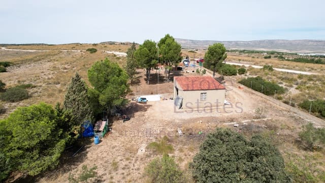 4 slaapkamer Finca/Landhuis te koop in Almansa - € 119.500 (Ref: 9239311)