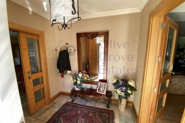 4 makuuhuone Huvila myytävänä paikassa Elda - 415 000 € (Ref: 9254468)