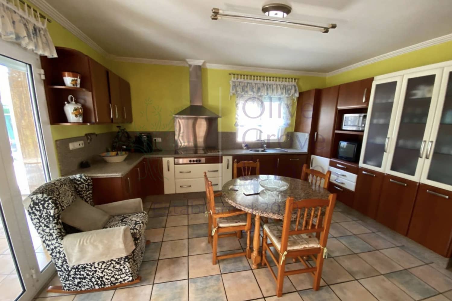 4 makuuhuone Huvila myytävänä paikassa Elda - 415 000 € (Ref: 9254468)