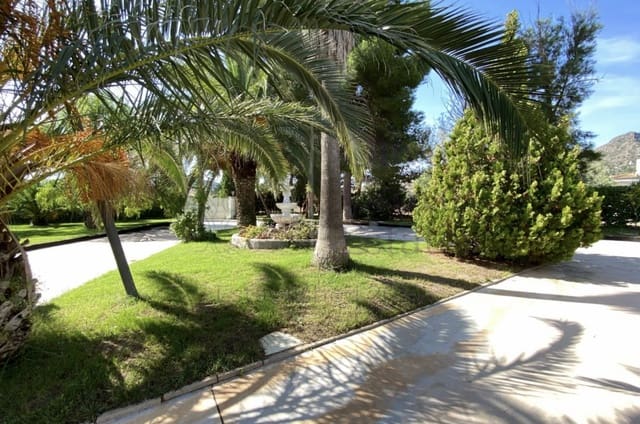 4 makuuhuone Huvila myytävänä paikassa Elda - 415 000 € (Ref: 9254468)