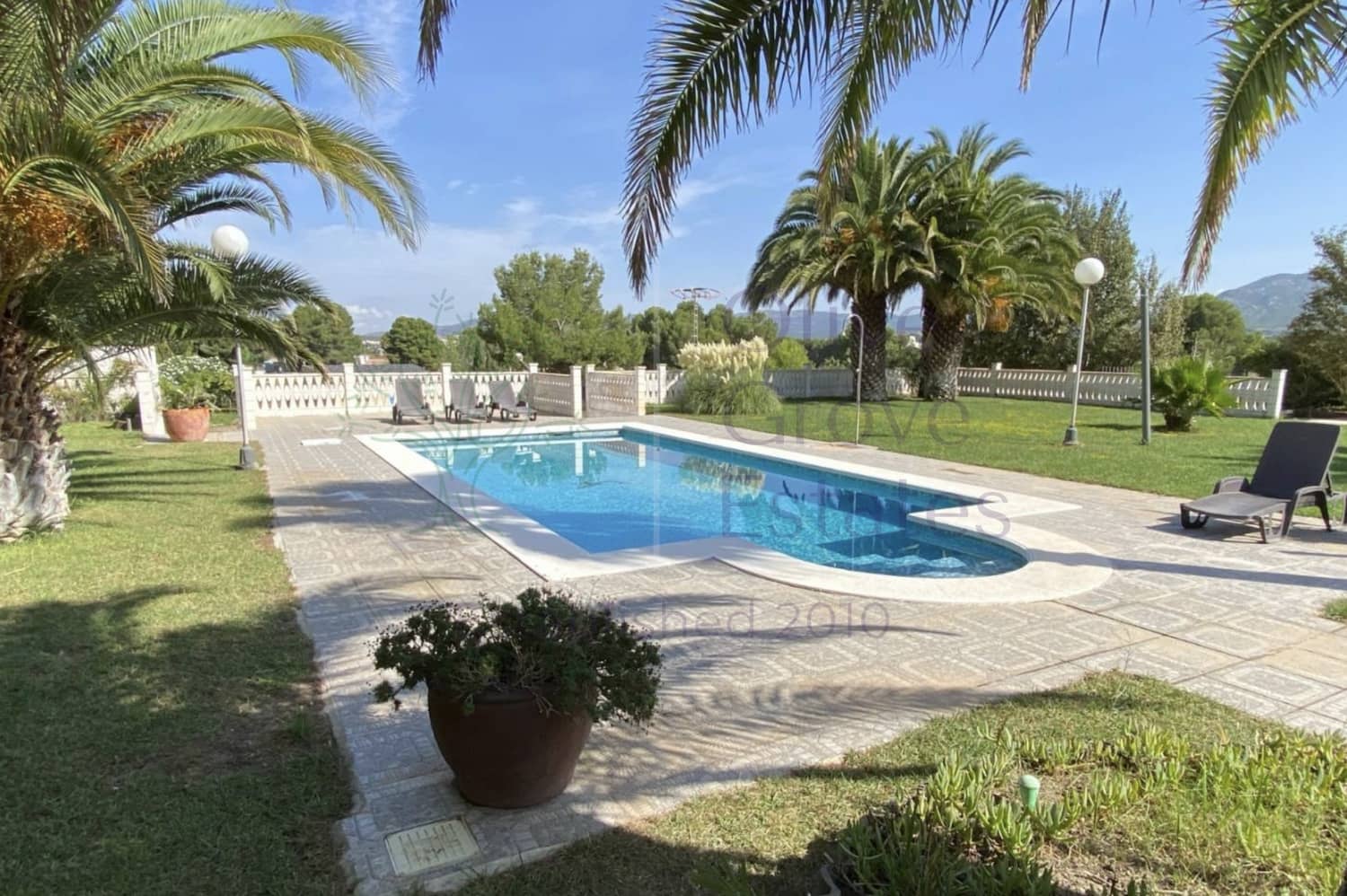 4 makuuhuone Huvila myytävänä paikassa Elda - 415 000 € (Ref: 9254468)