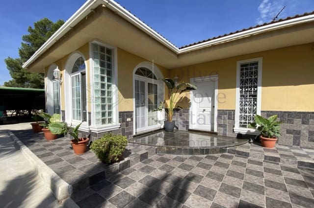 4 makuuhuone Huvila myytävänä paikassa Elda - 415 000 € (Ref: 9254468)