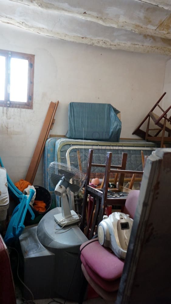 8 bedroom Villa for sale in Monovar / Monover with pool garage - € 164,950 (Ref: 9289639)