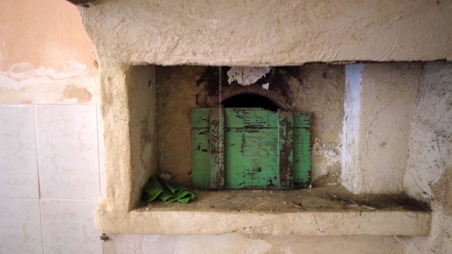 8 bedroom Villa for sale in Monovar / Monover with pool garage - € 164,950 (Ref: 9289639)