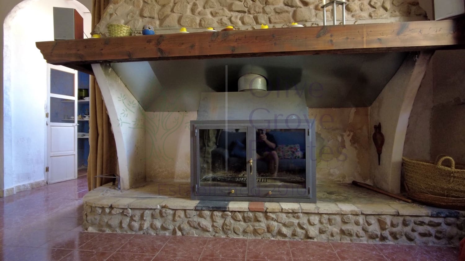 8 bedroom Villa for sale in Monovar / Monover with pool garage - € 164,950 (Ref: 9289639)