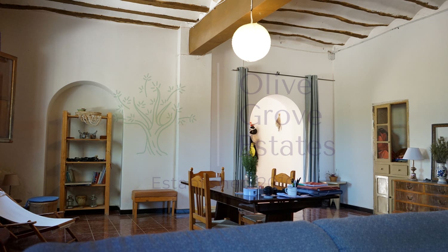 8 bedroom Villa for sale in Monovar / Monover with pool garage - € 164,950 (Ref: 9289639)