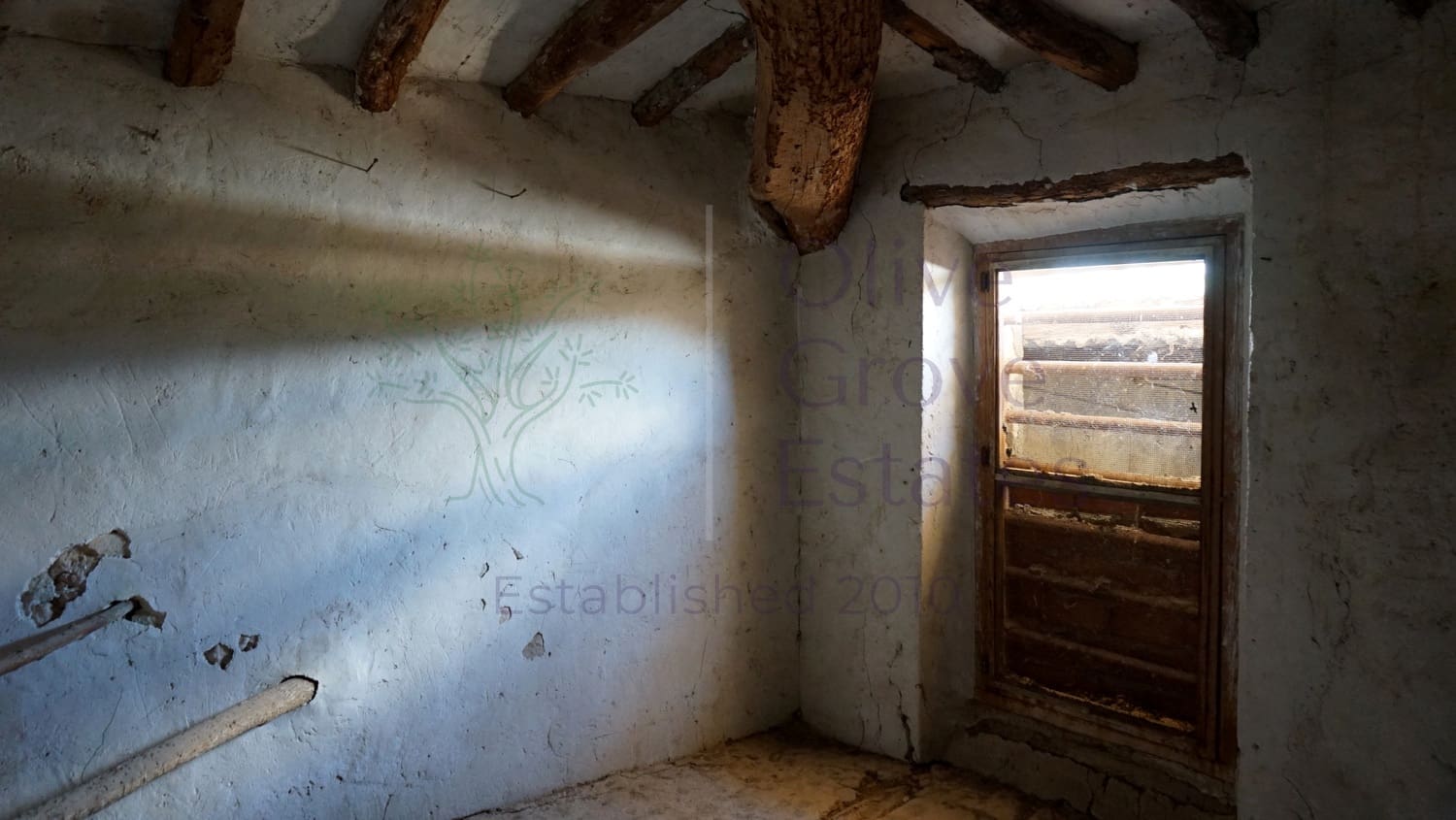 8 bedroom Villa for sale in Monovar / Monover with pool garage - € 164,950 (Ref: 9289639)