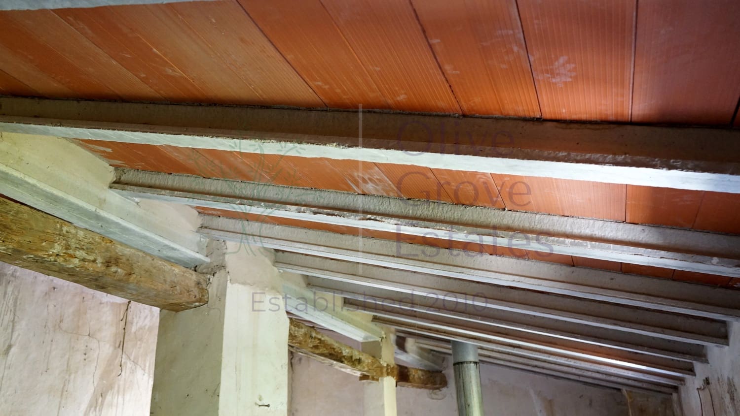 8 bedroom Villa for sale in Monovar / Monover with pool garage - € 164,950 (Ref: 9289639)