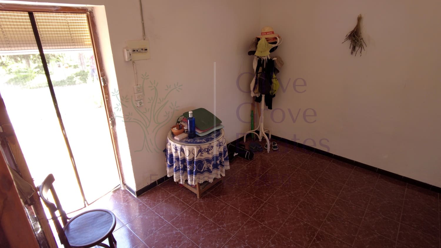 8 bedroom Villa for sale in Monovar / Monover with pool garage - € 164,950 (Ref: 9289639)