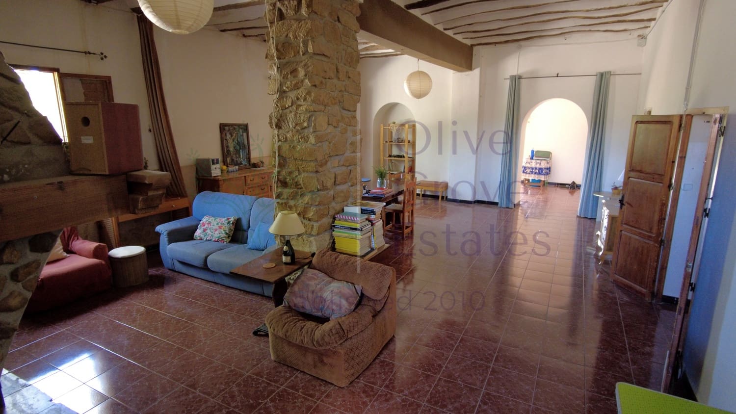 8 bedroom Villa for sale in Monovar / Monover with pool garage - € 164,950 (Ref: 9289639)