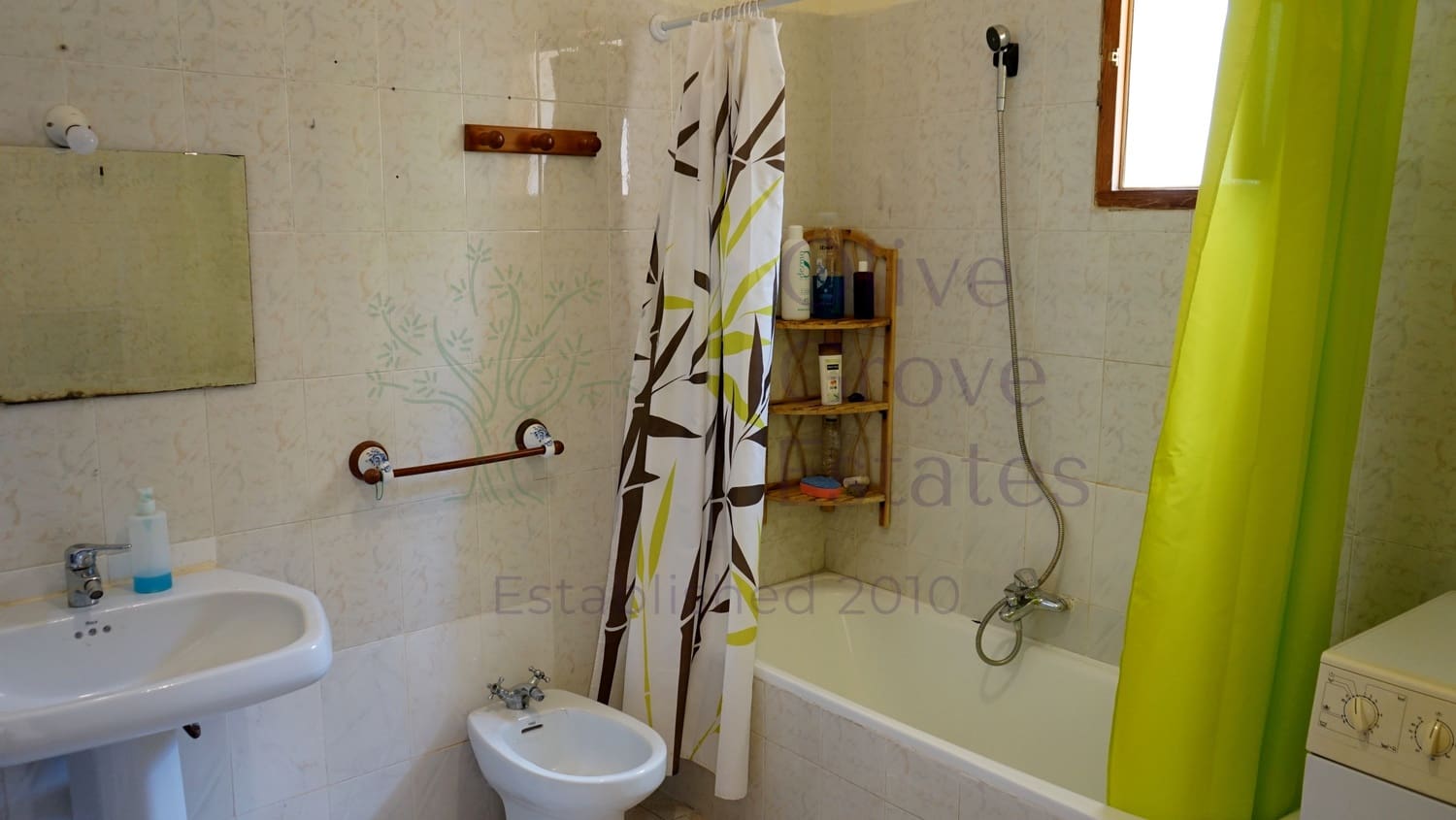 8 bedroom Villa for sale in Monovar / Monover with pool garage - € 164,950 (Ref: 9289639)