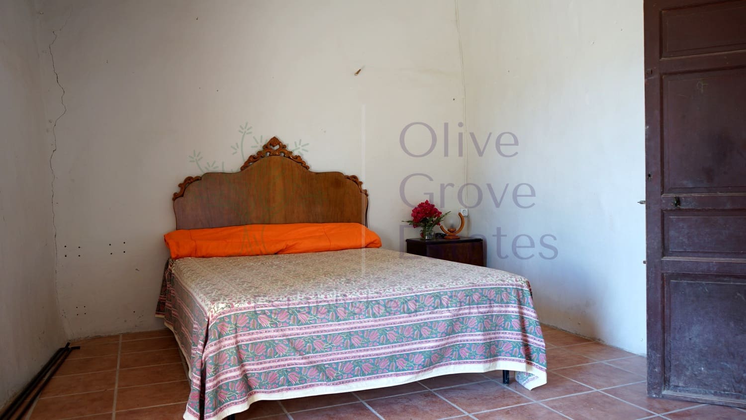 8 bedroom Villa for sale in Monovar / Monover with pool garage - € 164,950 (Ref: 9289639)