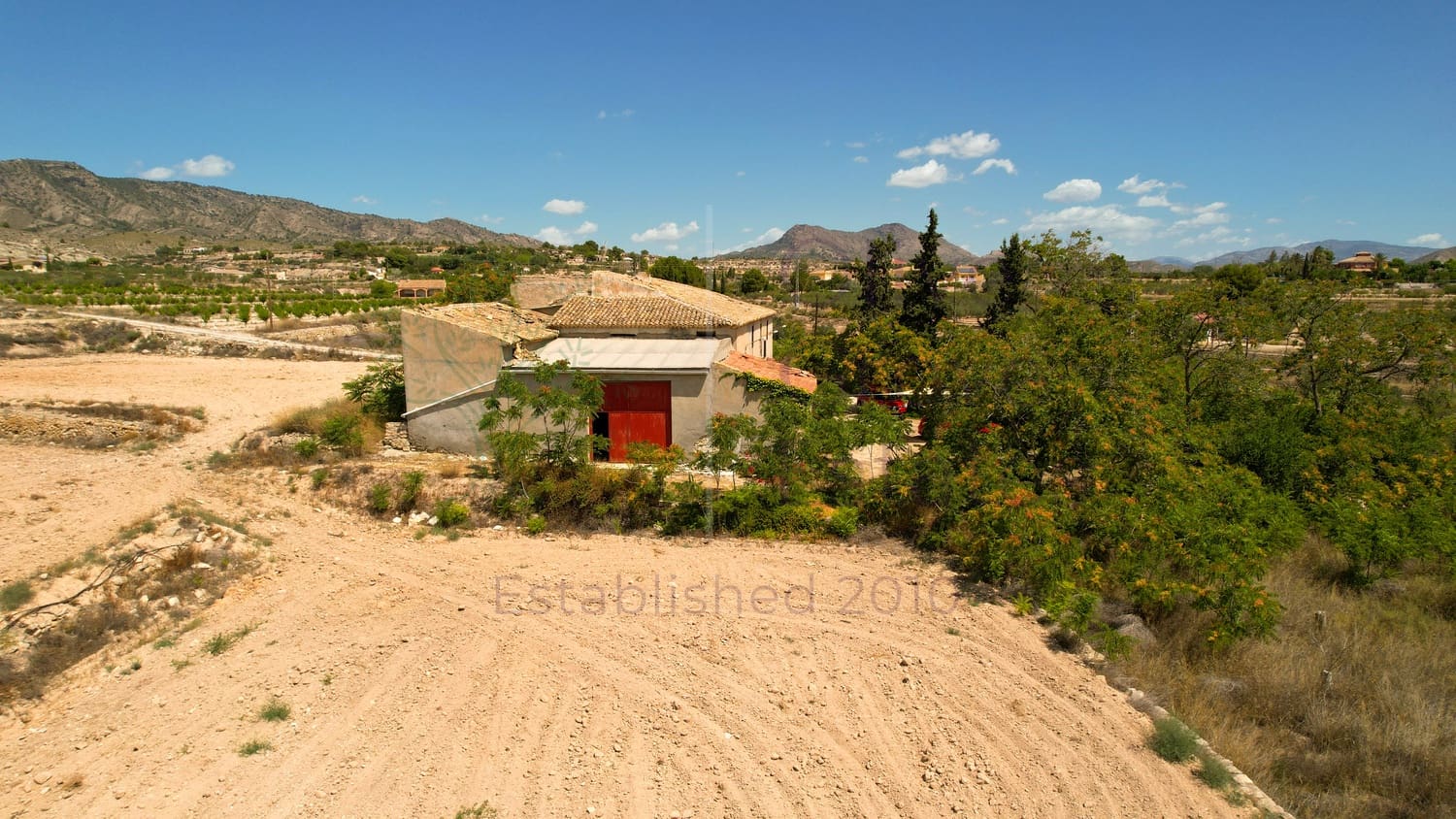 8 bedroom Villa for sale in Monovar / Monover with pool garage - € 164,950 (Ref: 9289639)