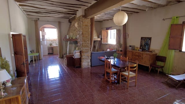 8 bedroom Villa for sale in Monóvar / Monóver with pool garage - € 164,950 (Ref: 9289639)