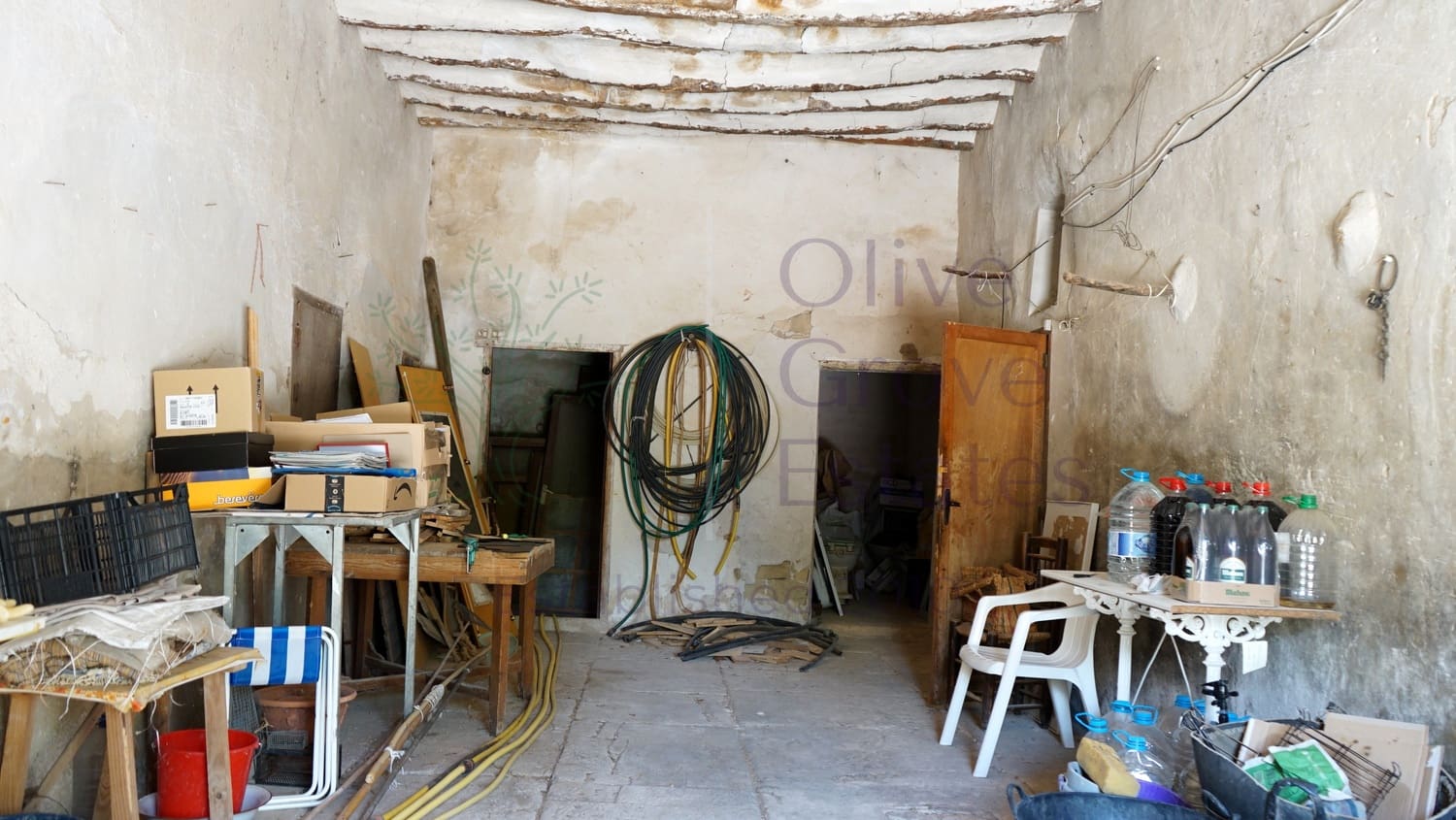 8 bedroom Villa for sale in Monovar / Monover with pool garage - € 164,950 (Ref: 9289639)