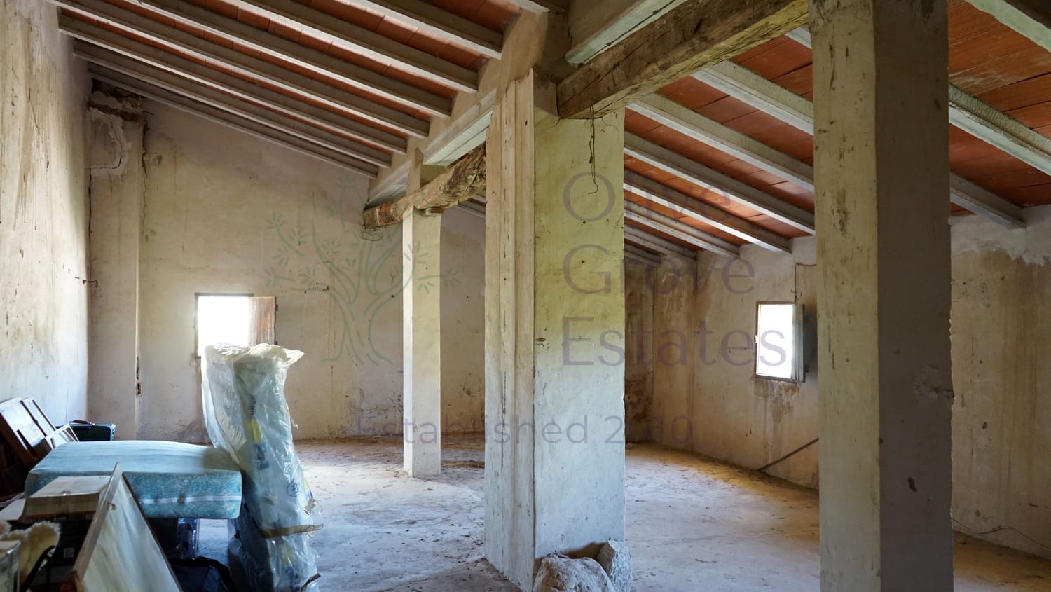 8 bedroom Villa for sale in Monovar / Monover with pool garage - € 164,950 (Ref: 9289639)