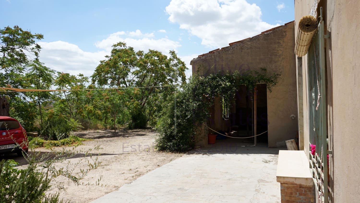 8 bedroom Villa for sale in Monovar / Monover with pool garage - € 164,950 (Ref: 9289639)