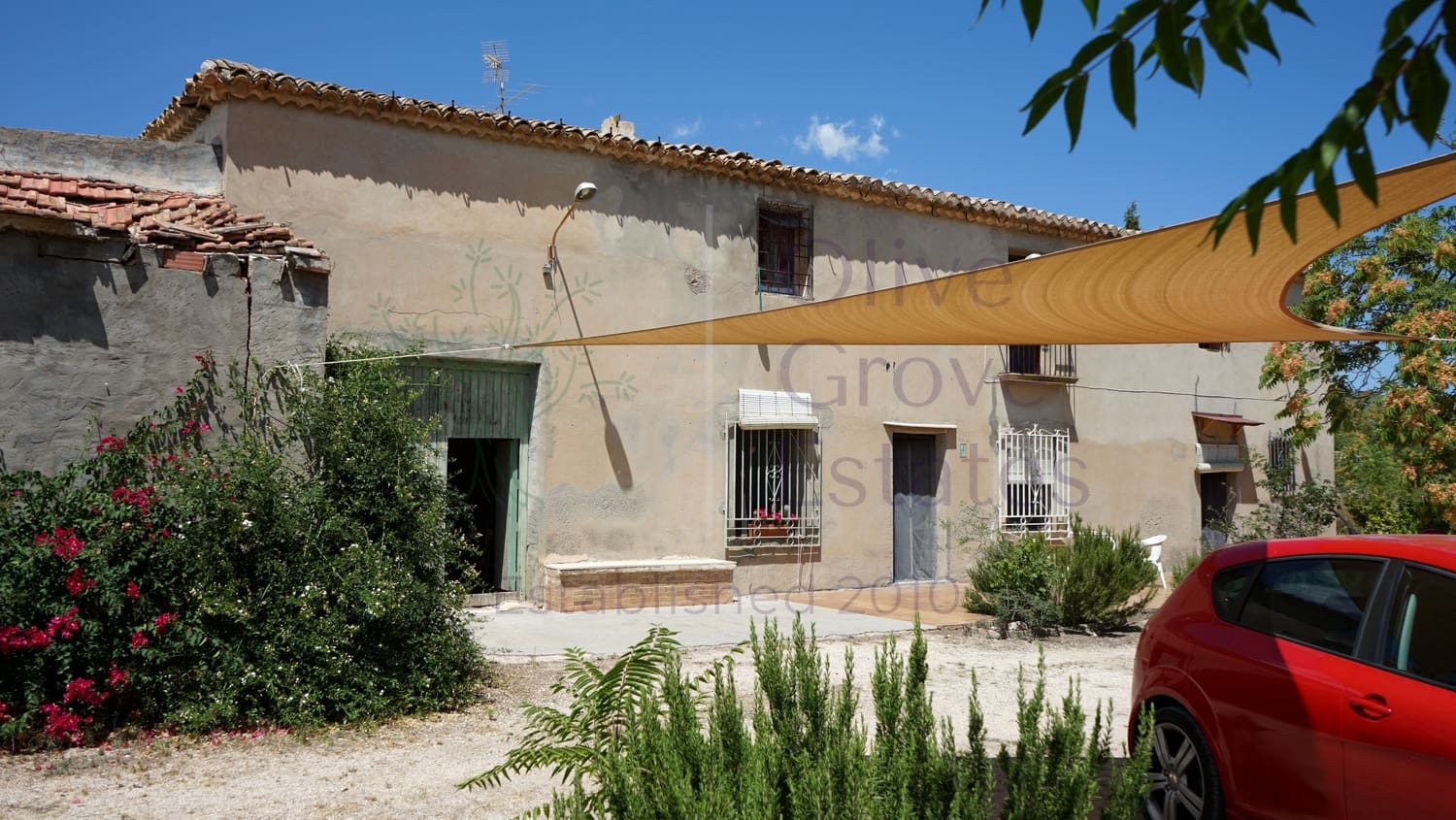 8 bedroom Villa for sale in Monovar / Monover with pool garage - € 164,950 (Ref: 9289639)