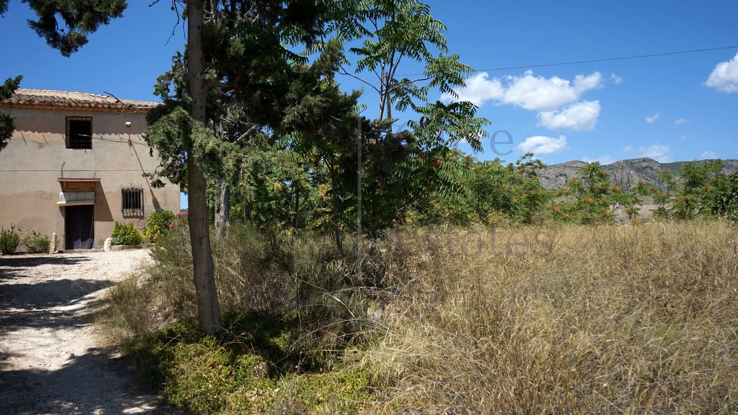 8 bedroom Villa for sale in Monovar / Monover with pool garage - € 164,950 (Ref: 9289639)