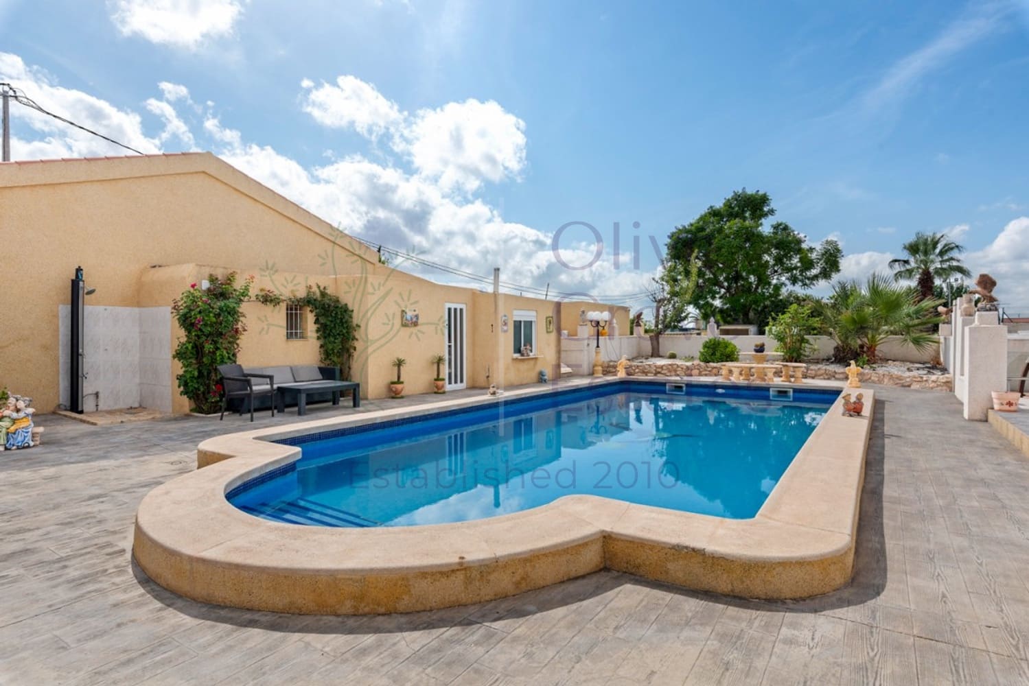 6 soveværelse Finca/Landehus til salg i Los Montesinos med swimmingpool - € 795.000 (Ref: 9417421)