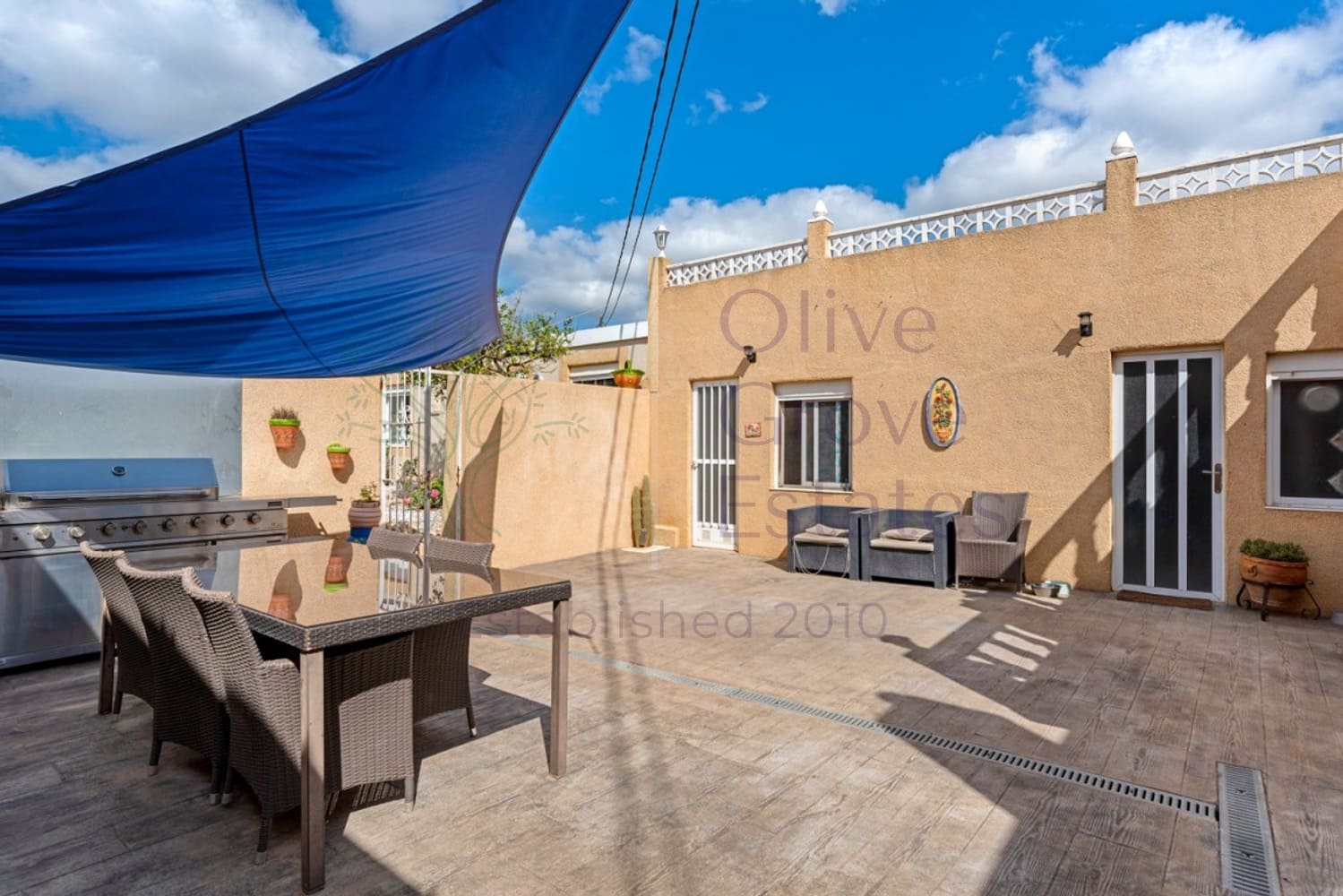 6 soveværelse Finca/Landehus til salg i Los Montesinos med swimmingpool - € 795.000 (Ref: 9417421)